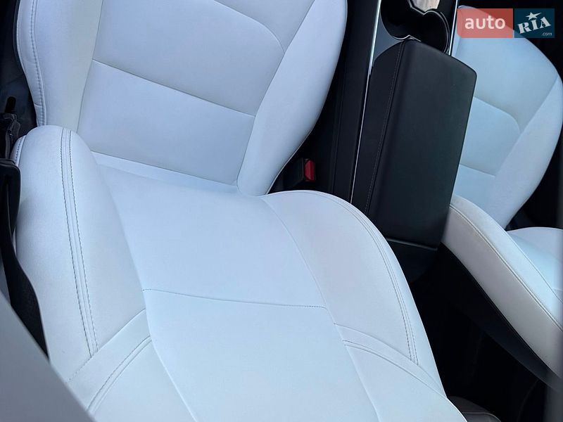 Седан Tesla Model 3 2018 в Владимире