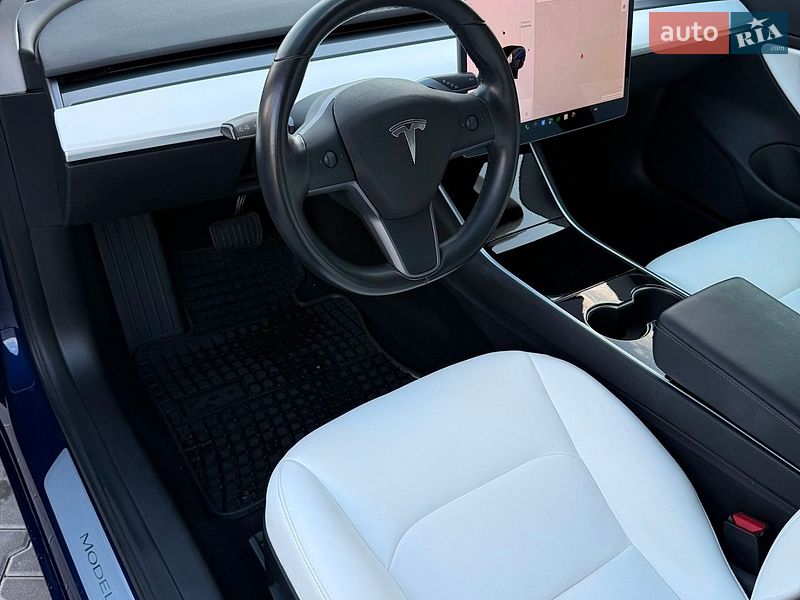 Седан Tesla Model 3 2018 в Владимире