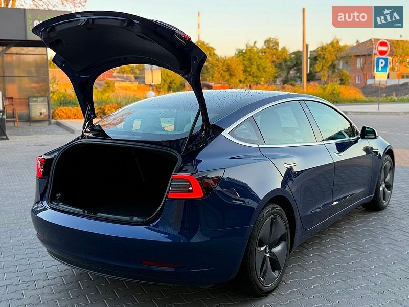 Седан Tesla Model 3 2018 в Владимире