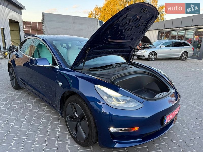 Седан Tesla Model 3 2018 в Владимире