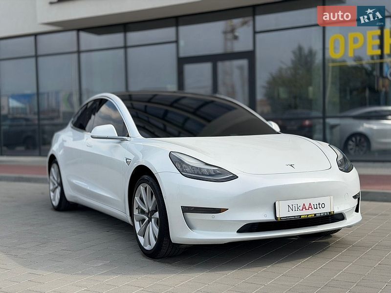 Tesla Model 3 2020
