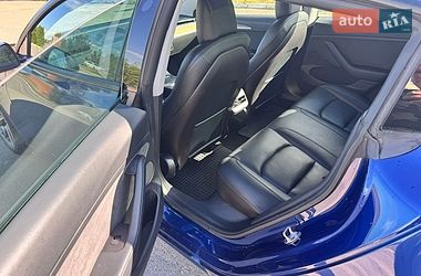 Седан Tesla Model 3 2021 в Киеве
