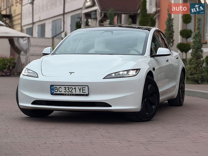 Седан Tesla Model 3 2025 в Стрые
