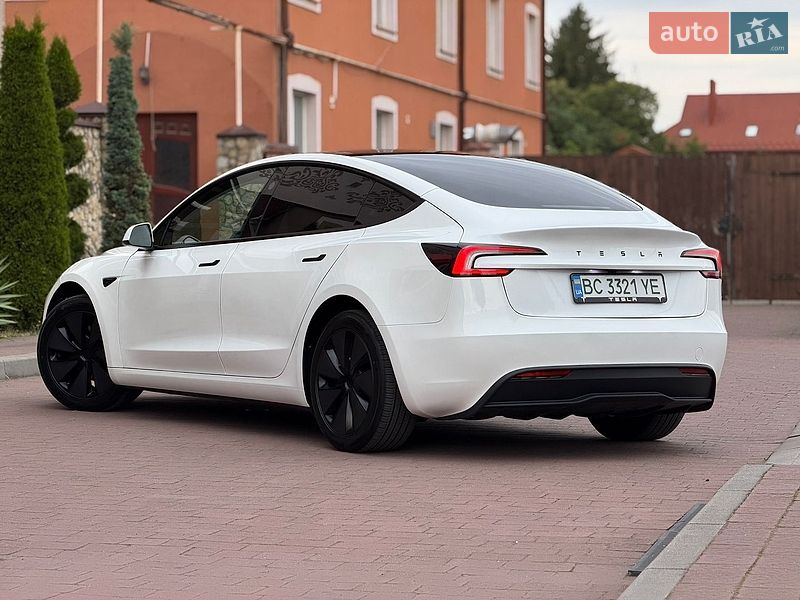 Седан Tesla Model 3 2025 в Стрые
