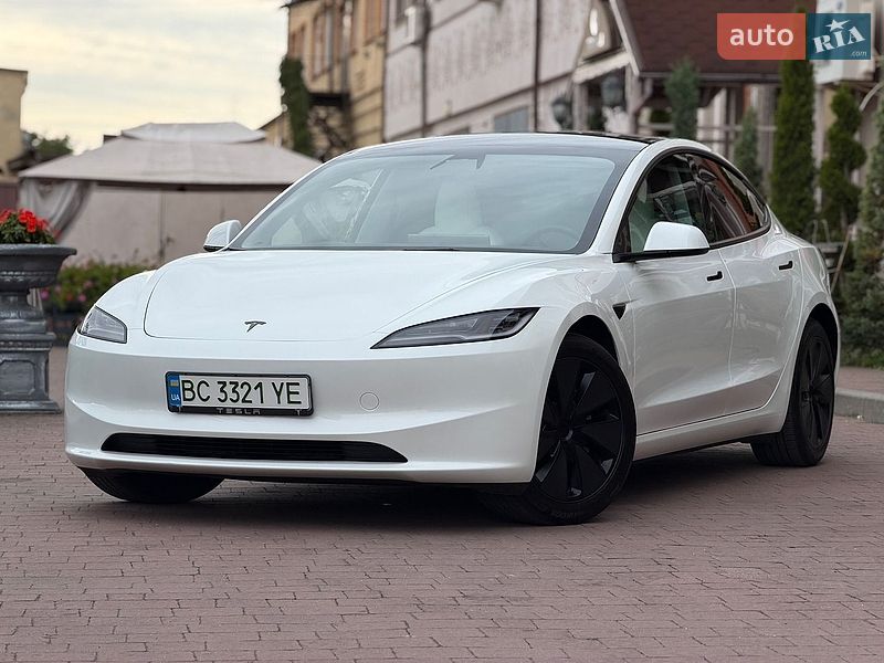 Седан Tesla Model 3 2025 в Стрые