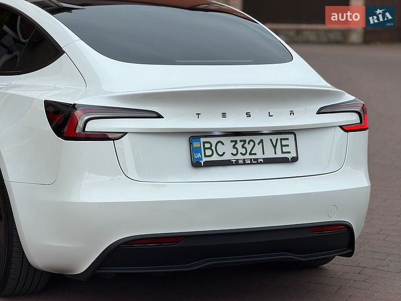 Седан Tesla Model 3 2025 в Стрые
