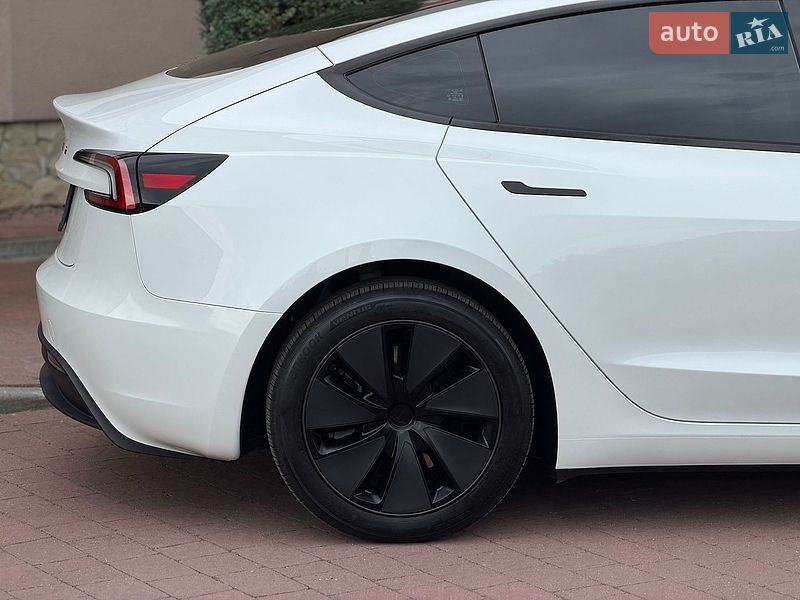 Седан Tesla Model 3 2025 в Стрые