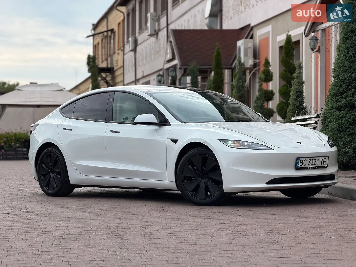 2025 Tesla Model 3 - мініатюра 23