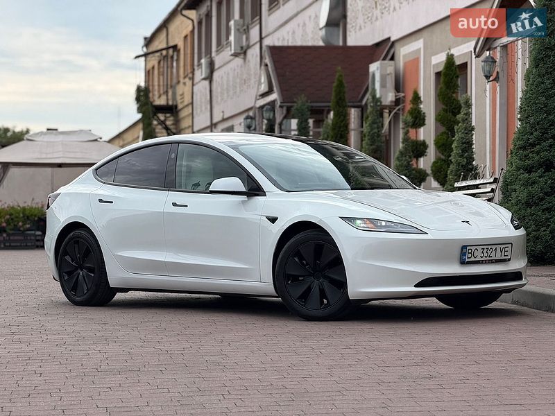 Седан Tesla Model 3 2025 в Стрые