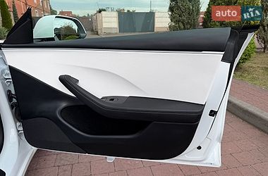 Седан Tesla Model 3 2025 в Стрые