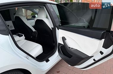 Седан Tesla Model 3 2025 в Стрые