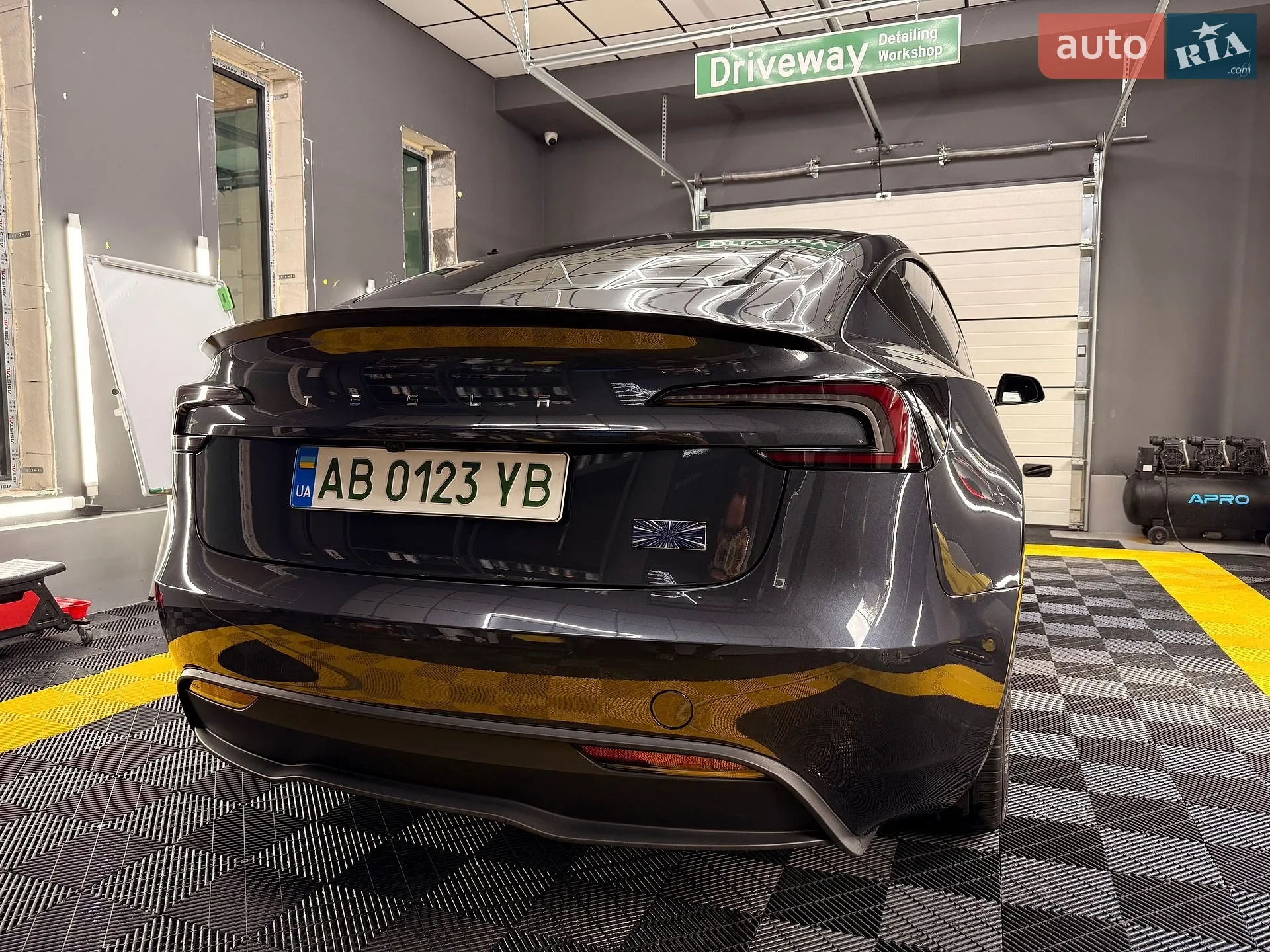 2025 Tesla Model 3 - мініатюра 26