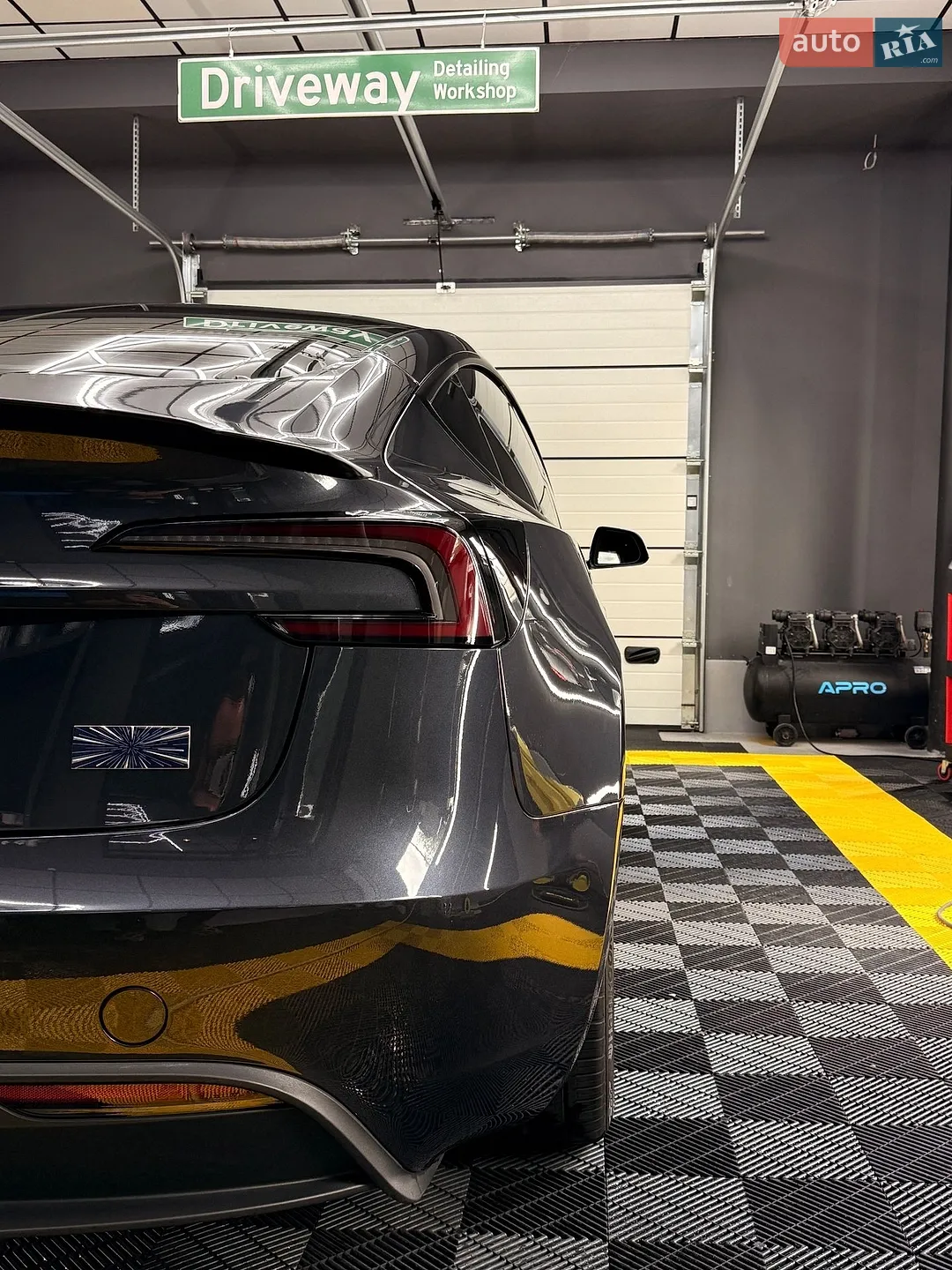 2025 Tesla Model 3 - мініатюра 30