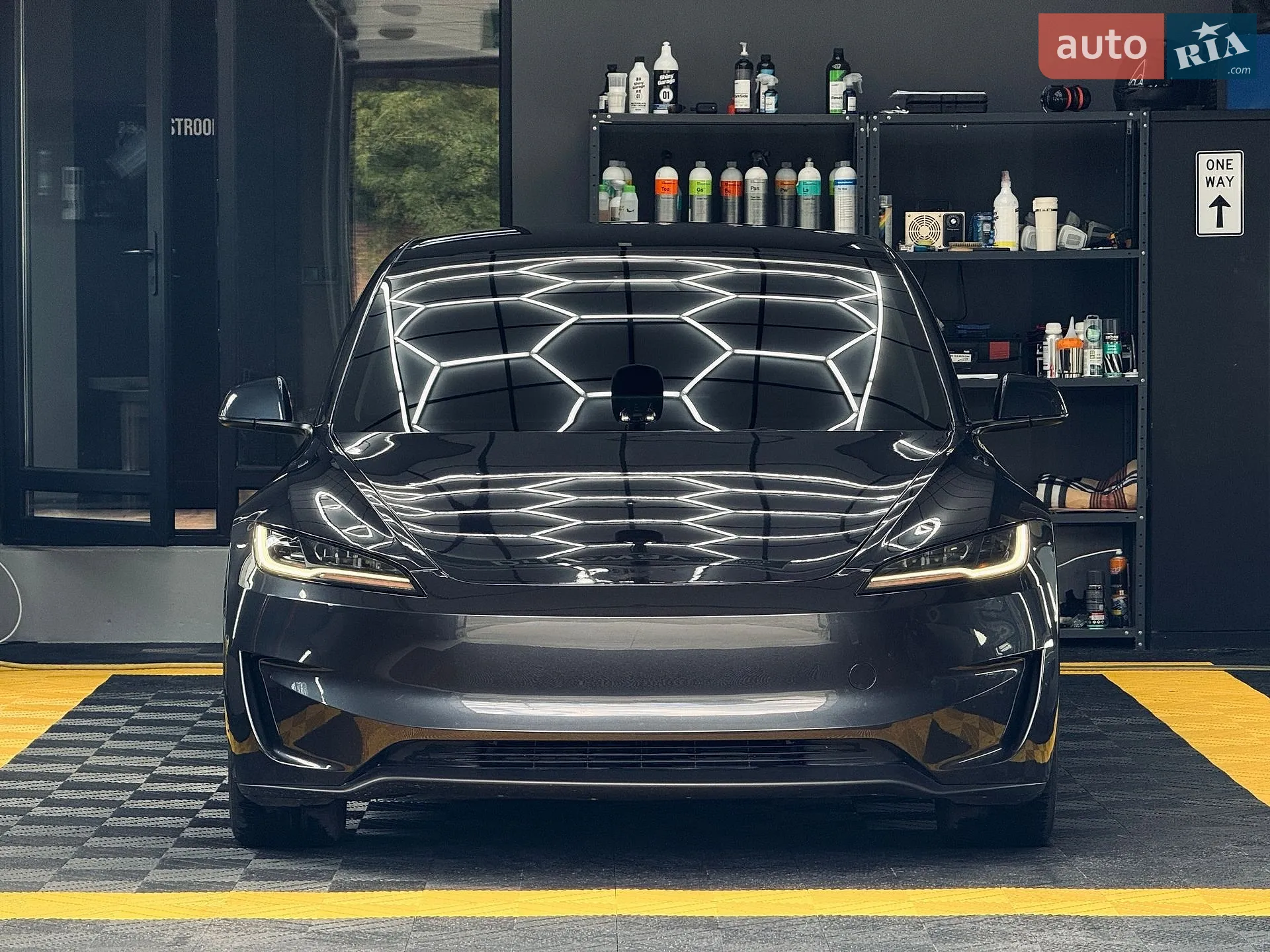 2025 Tesla Model 3 - мініатюра 5