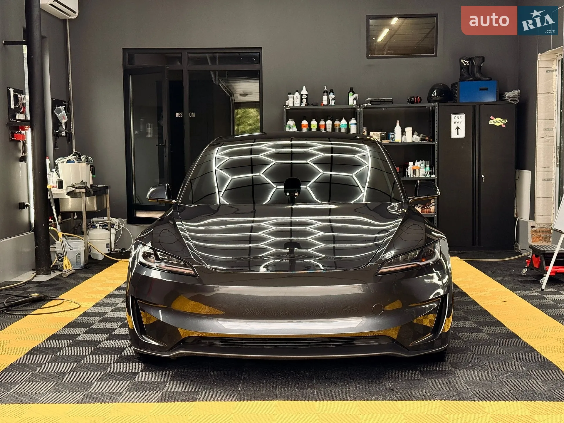 2025 Tesla Model 3 - мініатюра 2