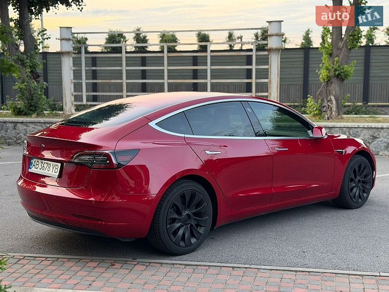 Седан Tesla Model 3 2018 в Виннице