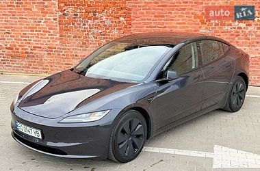 Седан Tesla Model 3 2024 в Тернополе