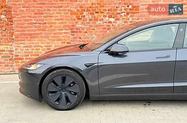 Седан Tesla Model 3 2024 в Тернополе