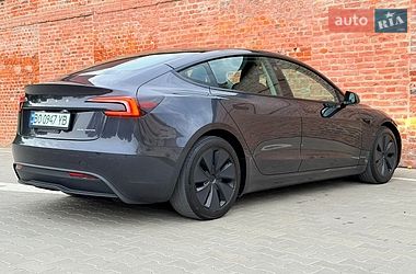 Седан Tesla Model 3 2024 в Тернополе