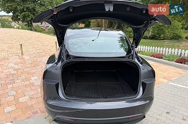 Седан Tesla Model 3 2024 в Тернополе