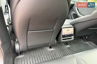 Седан Tesla Model 3 2024 в Тернополе