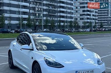 Седан Tesla Model 3 2021 в Киеве