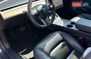 Седан Tesla Model 3 2021 в Києві
