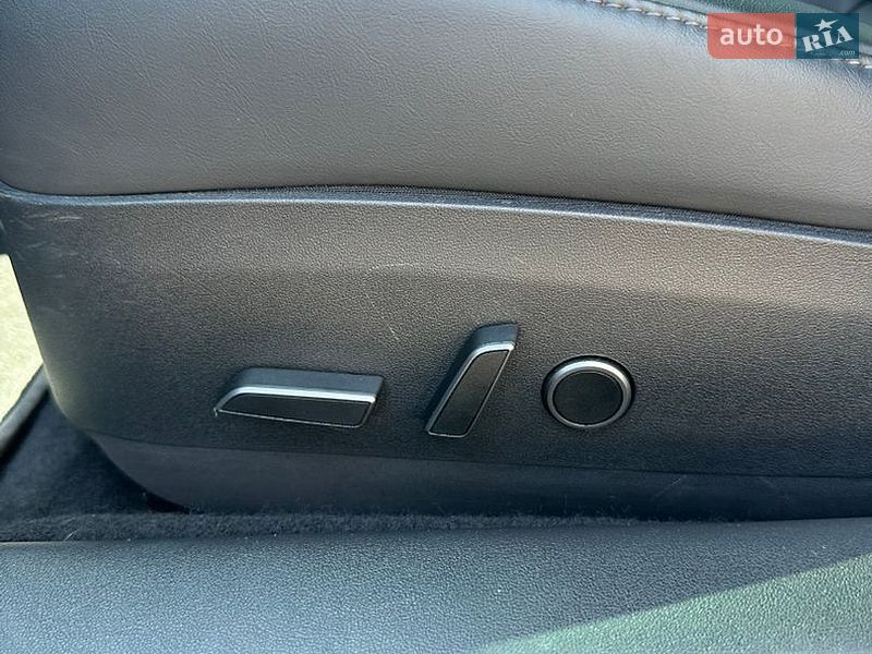 Седан Tesla Model 3 2021 в Києві