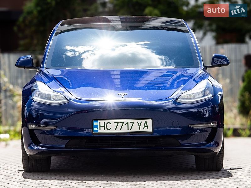 Tesla Model 3 2020