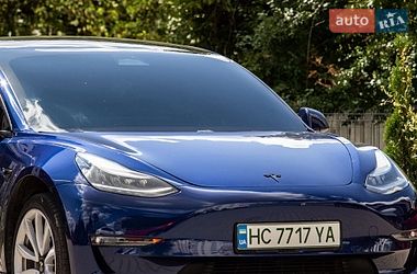 Седан Tesla Model 3 2020 в Львове