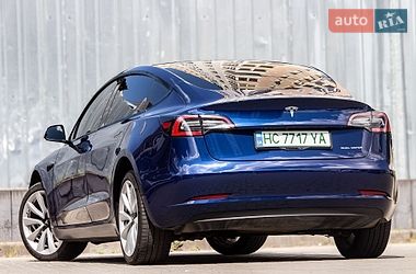 Седан Tesla Model 3 2020 в Львове