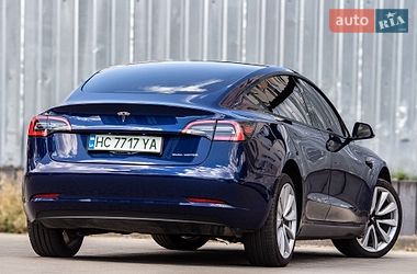 Седан Tesla Model 3 2020 в Львове