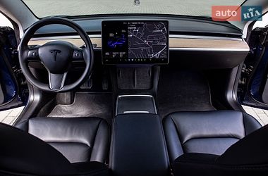Седан Tesla Model 3 2020 в Львове