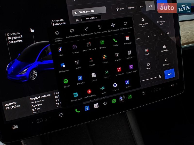 Седан Tesla Model 3 2020 в Львове