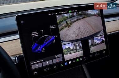 Седан Tesla Model 3 2020 в Львове