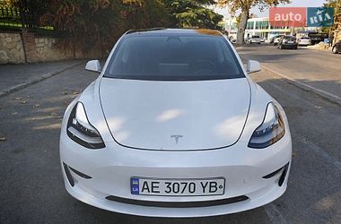 Седан Tesla Model 3 2020 в Києві