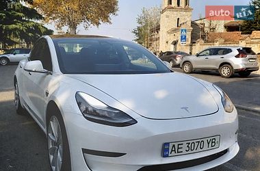 Седан Tesla Model 3 2020 в Києві