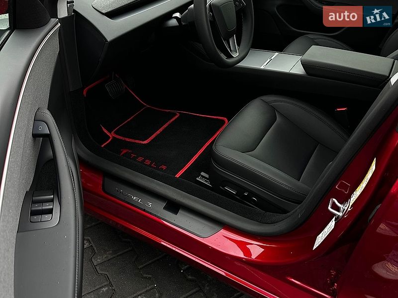 Седан Tesla Model 3 2026 в Чернівцях фото 14 Седан Tesla Model 3 2026 в Чернівцях