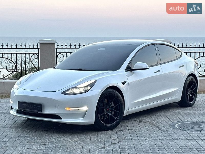 Tesla Model 3 2021