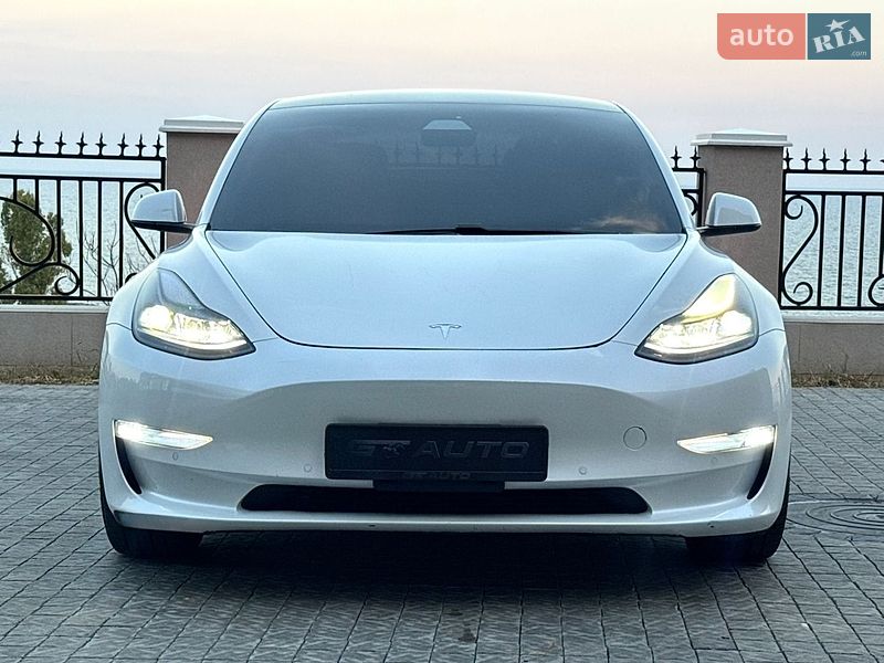 Седан Tesla Model 3 2021 в Одесі