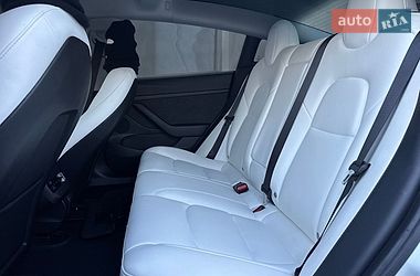 Седан Tesla Model 3 2021 в Одесі