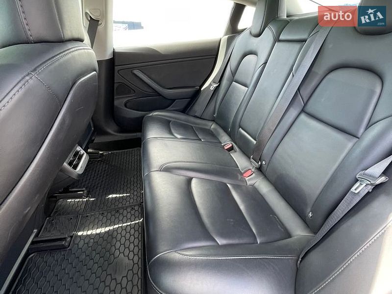 Седан Tesla Model 3 2018 в Львові фото 12 Седан Tesla Model 3 2018 в Львові
