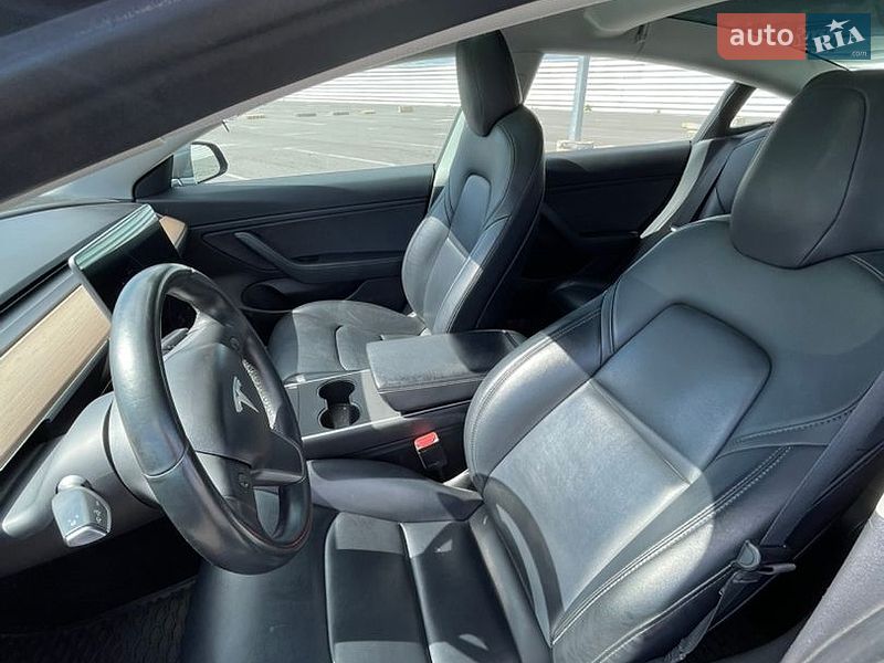 Седан Tesla Model 3 2018 в Львові фото 14 Седан Tesla Model 3 2018 в Львові