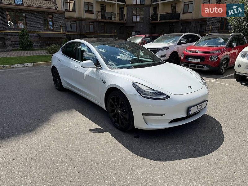 Седан Tesla Model 3 2020 в Киеве