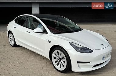 Седан Tesla Model 3 2021 в Києві