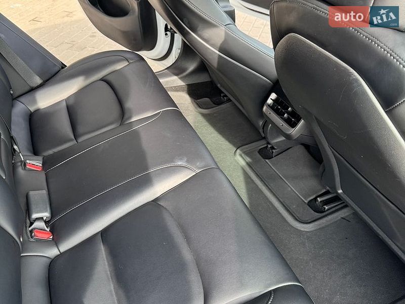 Седан Tesla Model 3 2021 в Києві