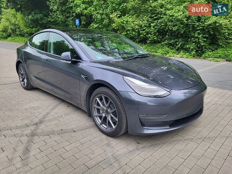 Седан Tesla Model 3 2021 в Киеве фото Седан Tesla Model 3 2021 в Киеве