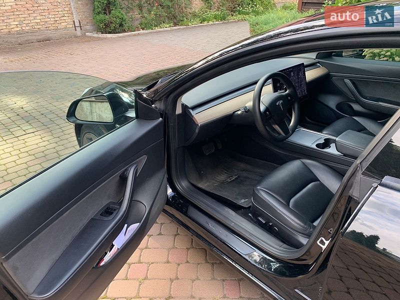 Седан Tesla Model 3 2020 в Ирпене