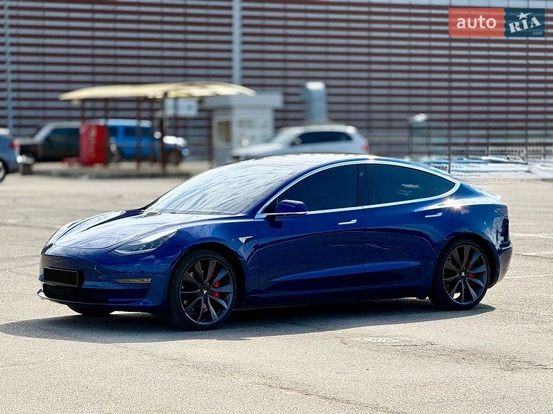 Седан Tesla Model 3 2019 в Киеве