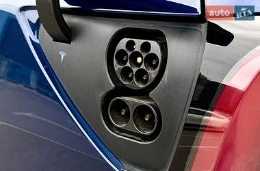 Седан Tesla Model 3 2019 в Киеве